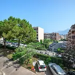 Дом отдыха Les Jardins Du Cap - Bord De - Piscine - Clim Рокебрюн — Кап-Мартен